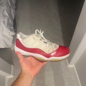 Jordan cherry 11